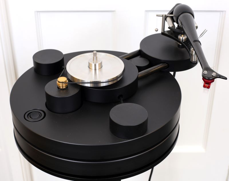 Wilson Benesch Circle 25 turntable and stand